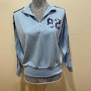 Like new sweatshirt. Size M